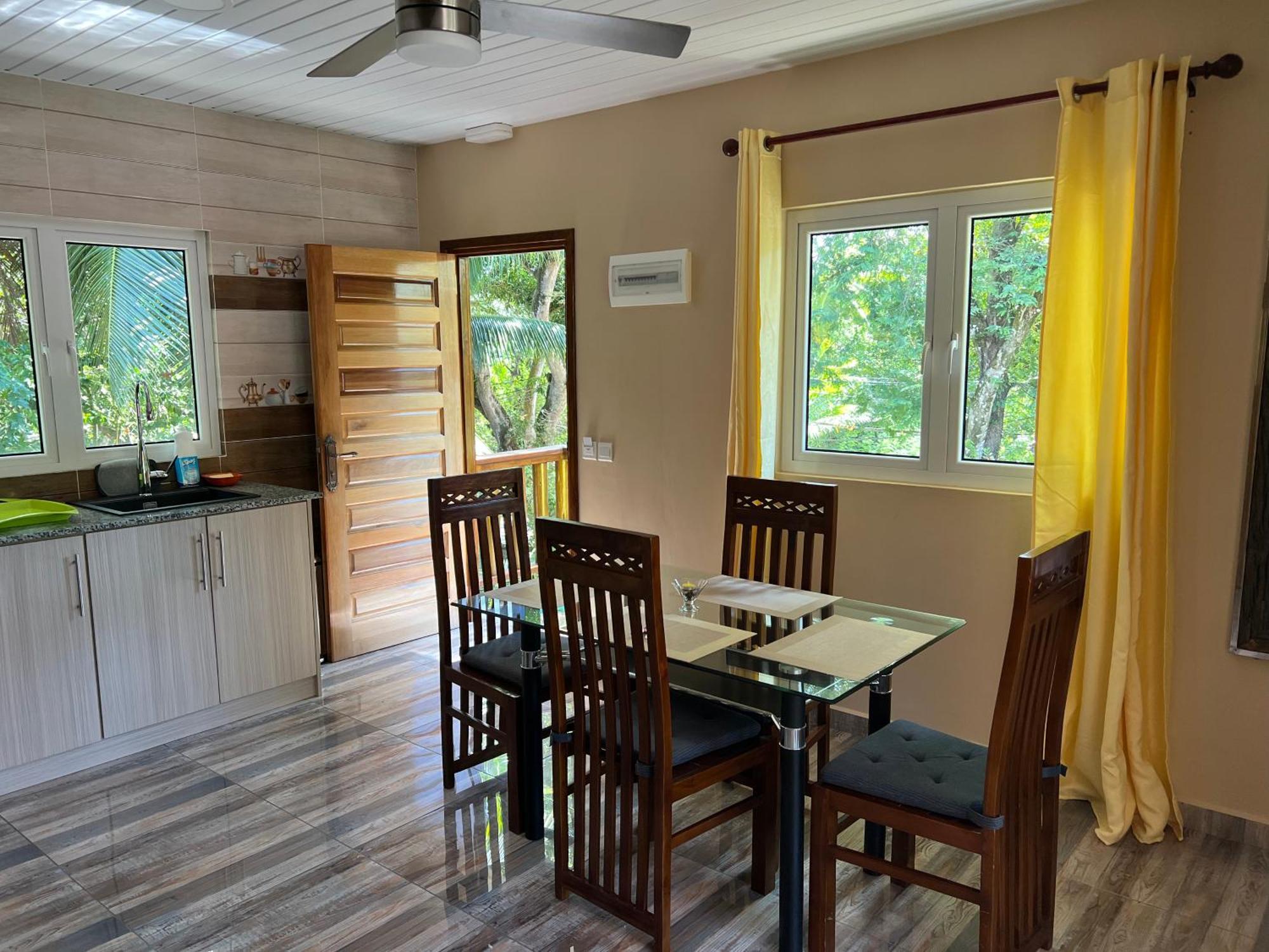 Chloe'S Cottage Self-Catering Isola di Isola di La Digue Esterno foto