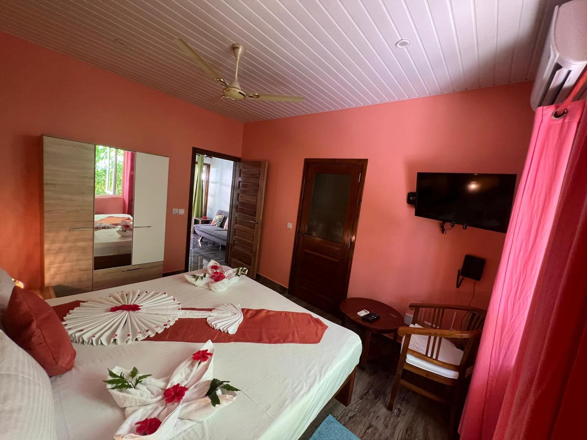 Chloe'S Cottage Self-Catering Isola di Isola di La Digue Esterno foto
